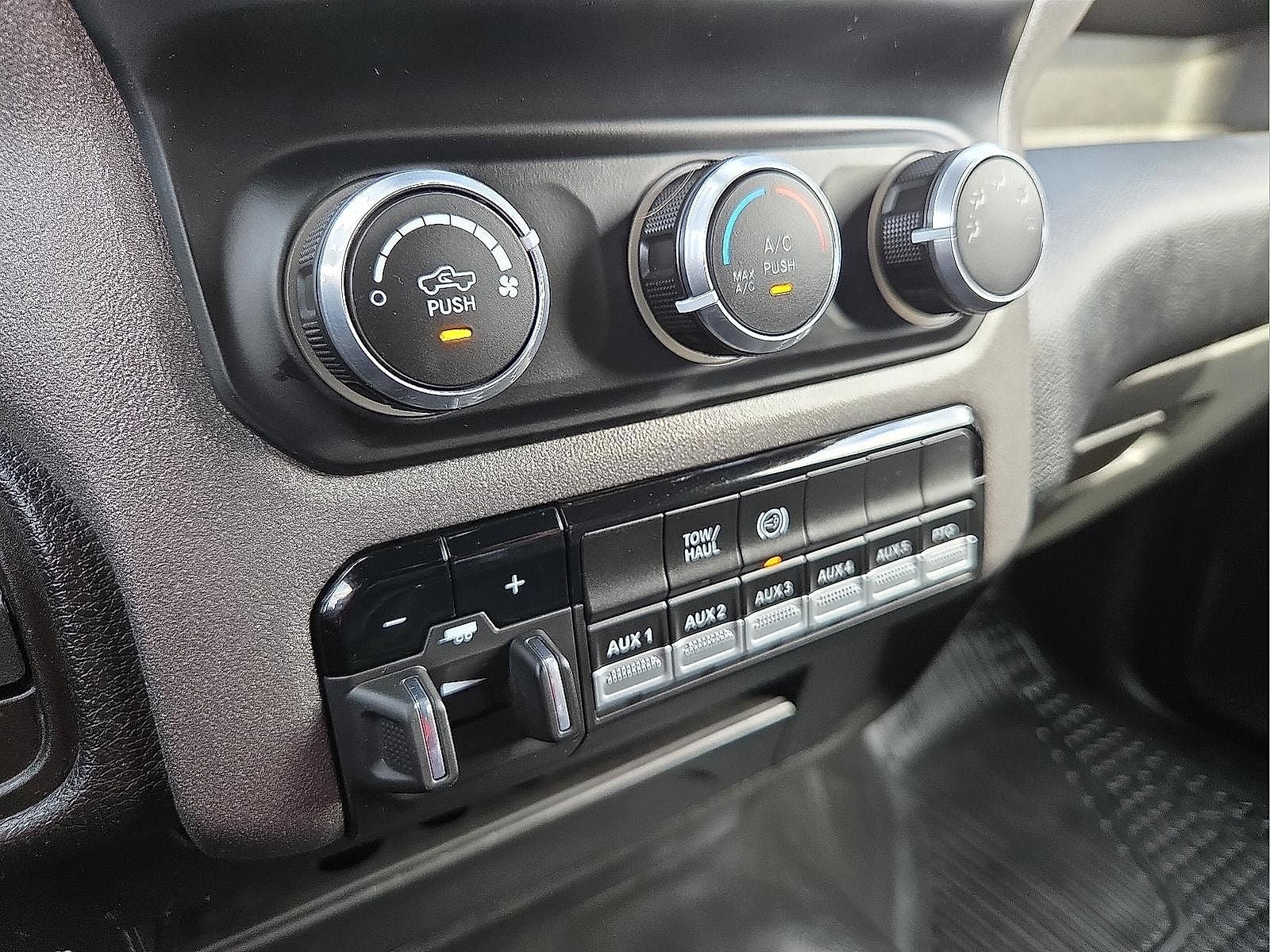 2023 RAM 5500 Chassis Tradesman/SLT