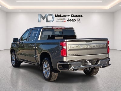 2021 Chevrolet Silverado 1500 4WD Crew Cab Short Bed LTZ