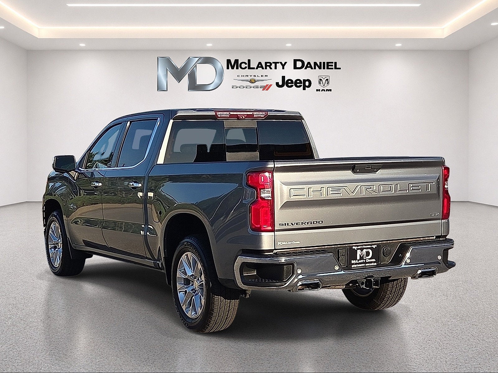 2021 Chevrolet Silverado 1500 4WD Crew Cab Short Bed LTZ