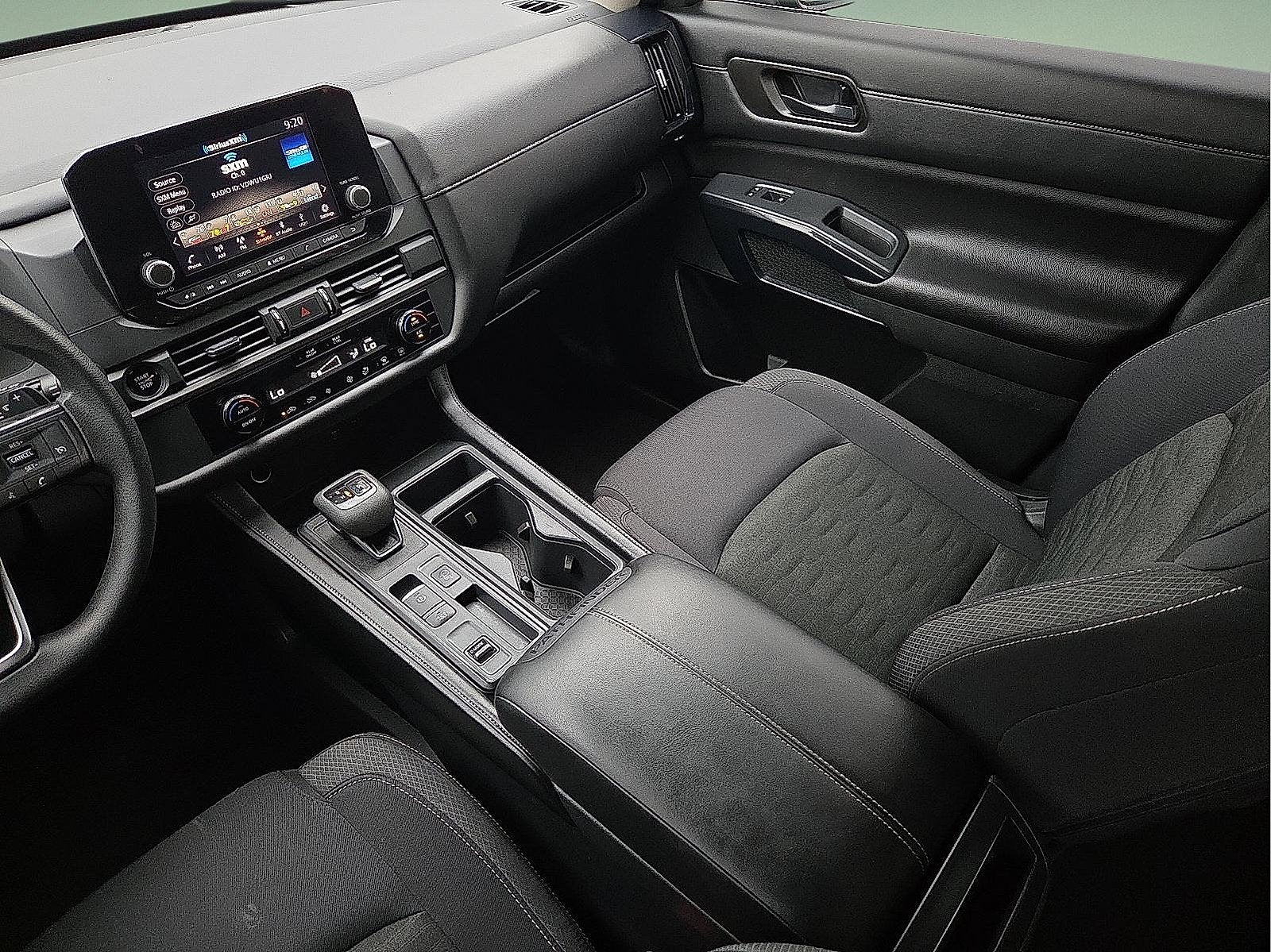 2025 Nissan Pathfinder S FWD