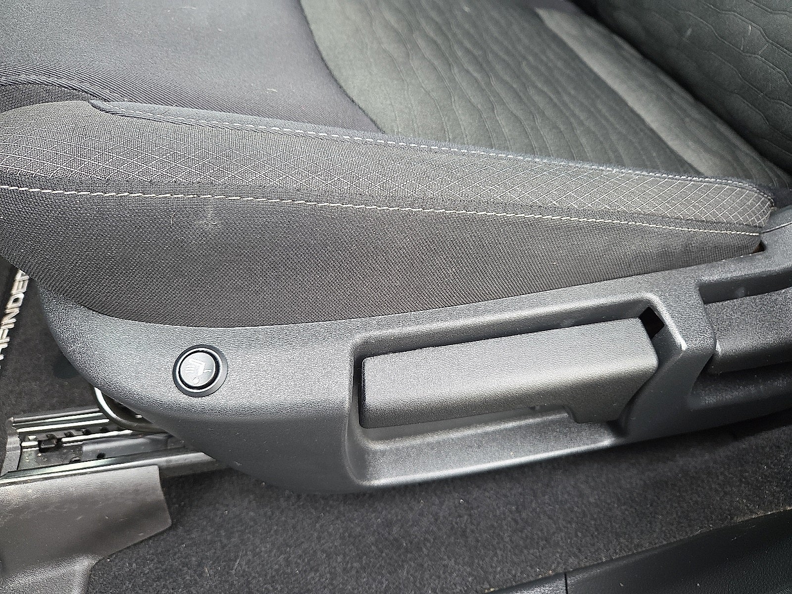 2022 Nissan Pathfinder S 2WD