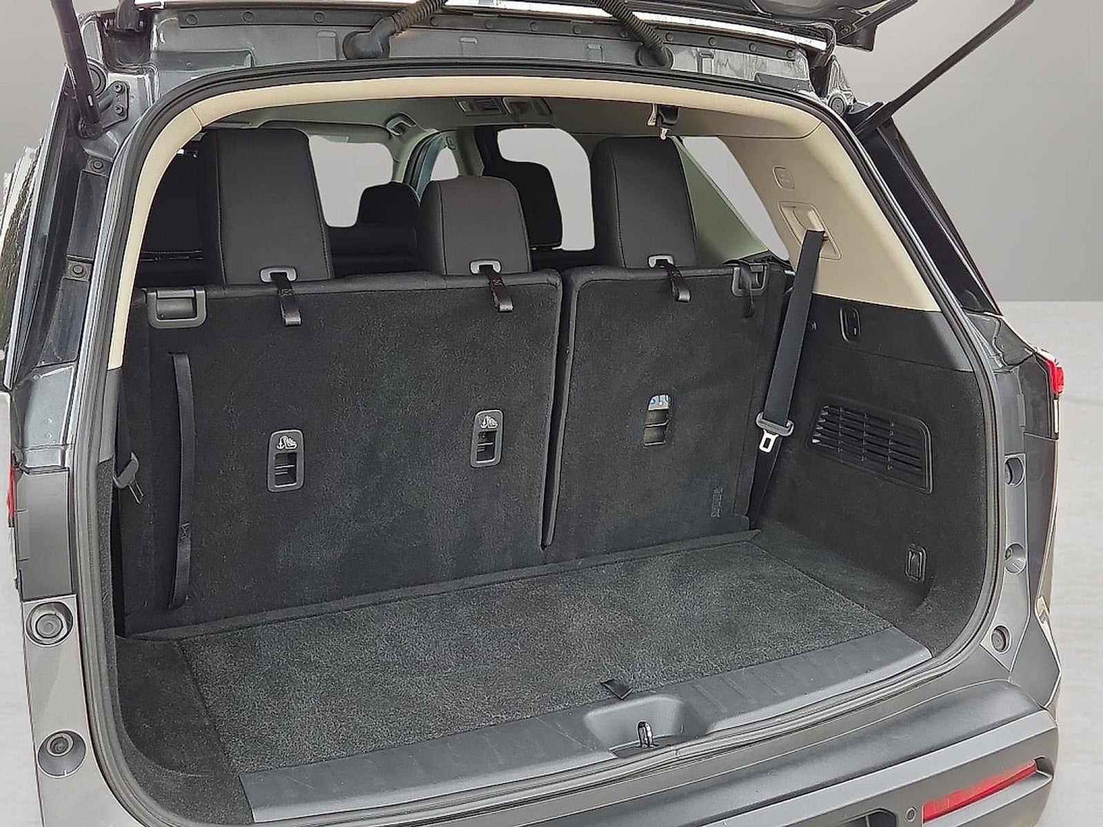 2022 Nissan Pathfinder S 2WD