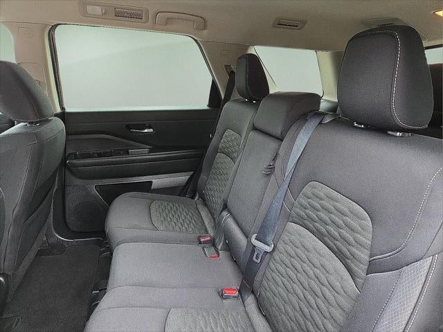 2022 Nissan Pathfinder S 2WD