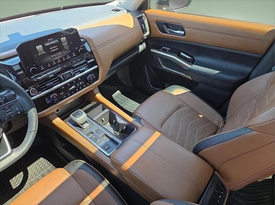2023 Nissan Pathfinder Platinum FWD