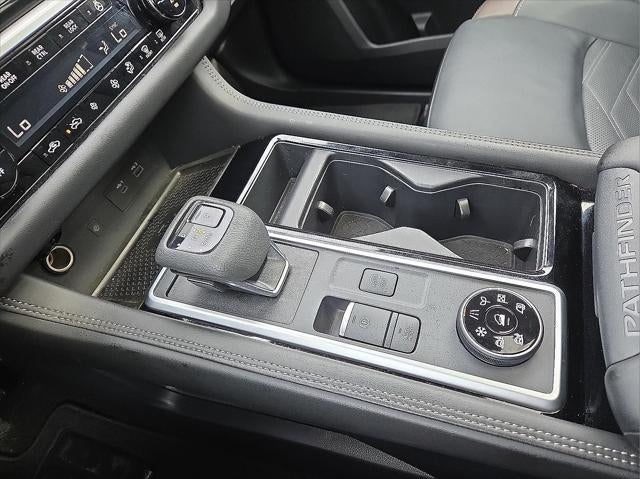 2025 Nissan Pathfinder Platinum 4WD