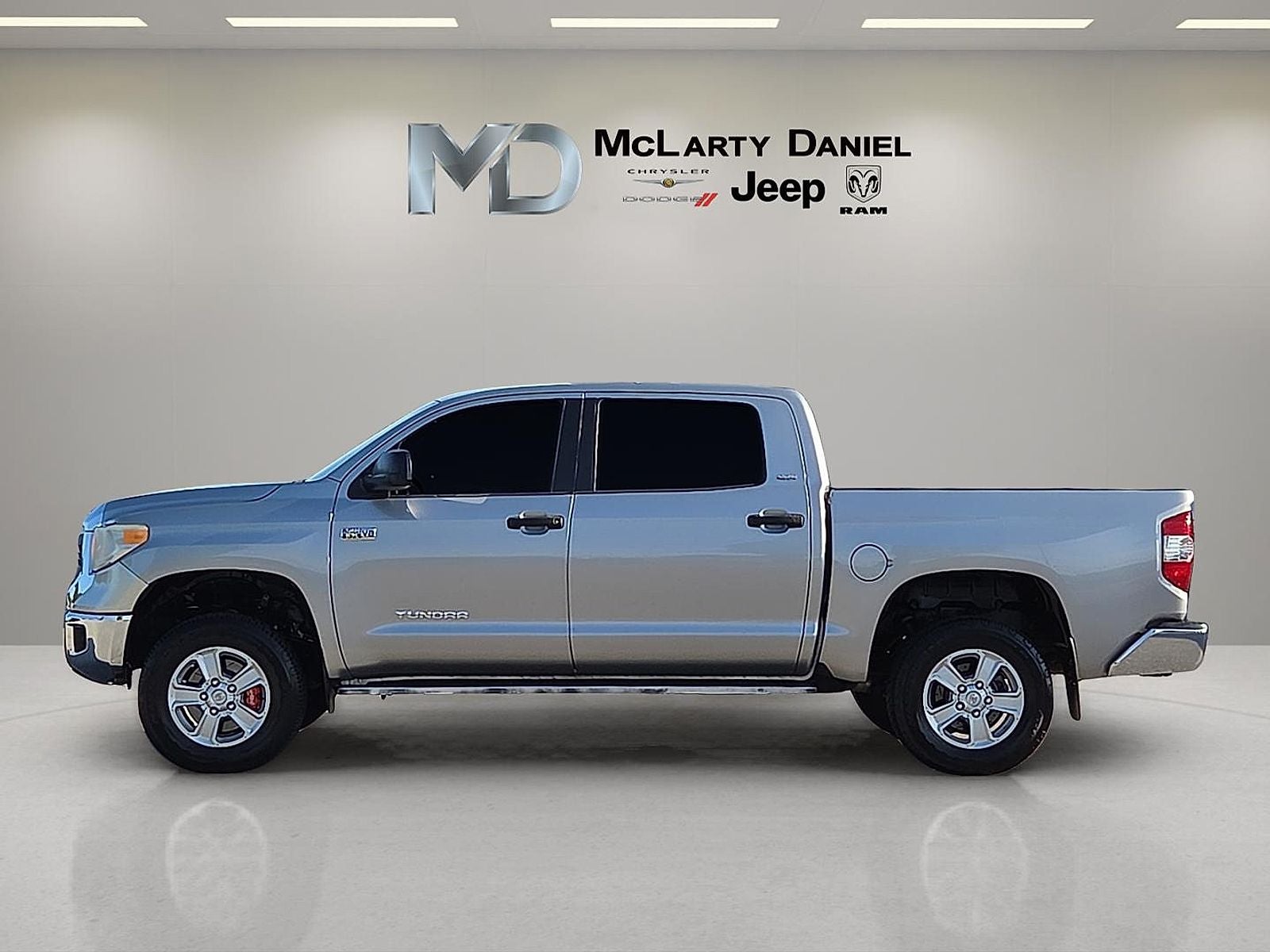 2014 Toyota Tundra SR5 5.7L V8