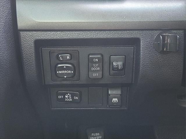 2014 Toyota Tundra SR5 5.7L V8