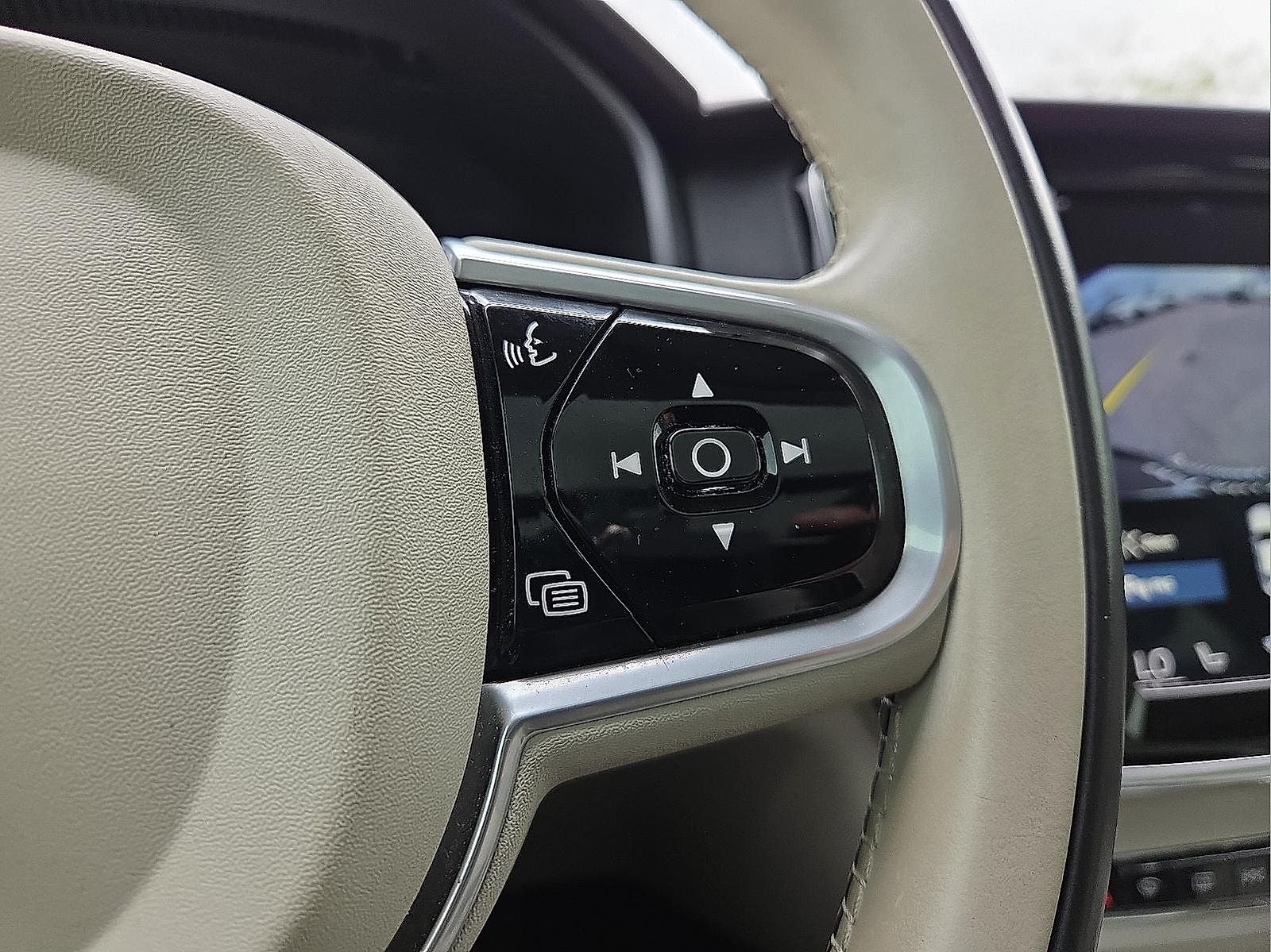 2019 Volvo S90 T6 Momentum