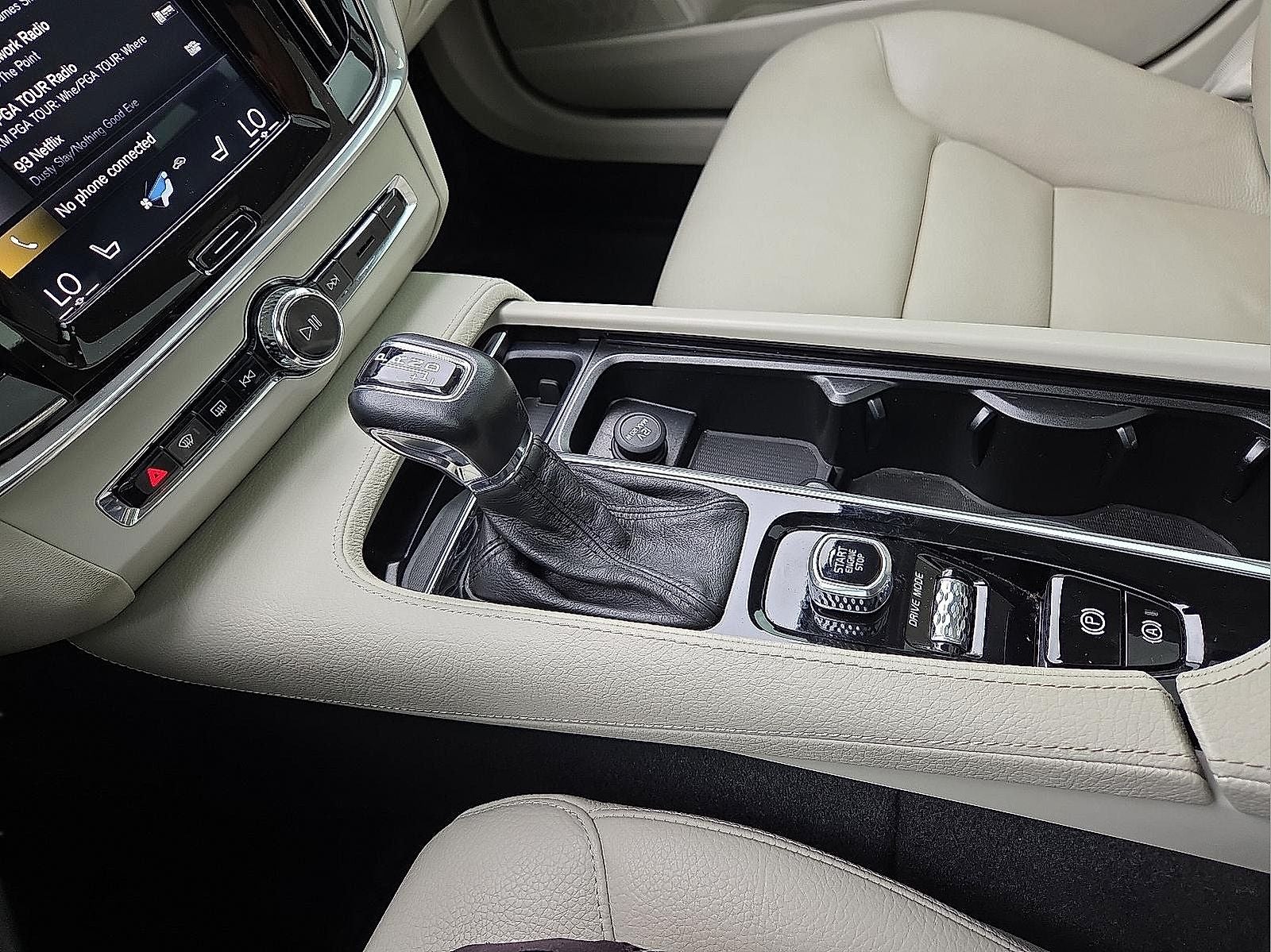 2019 Volvo S90 T6 Momentum