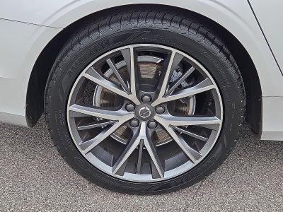 2019 Volvo S90 T6 Momentum