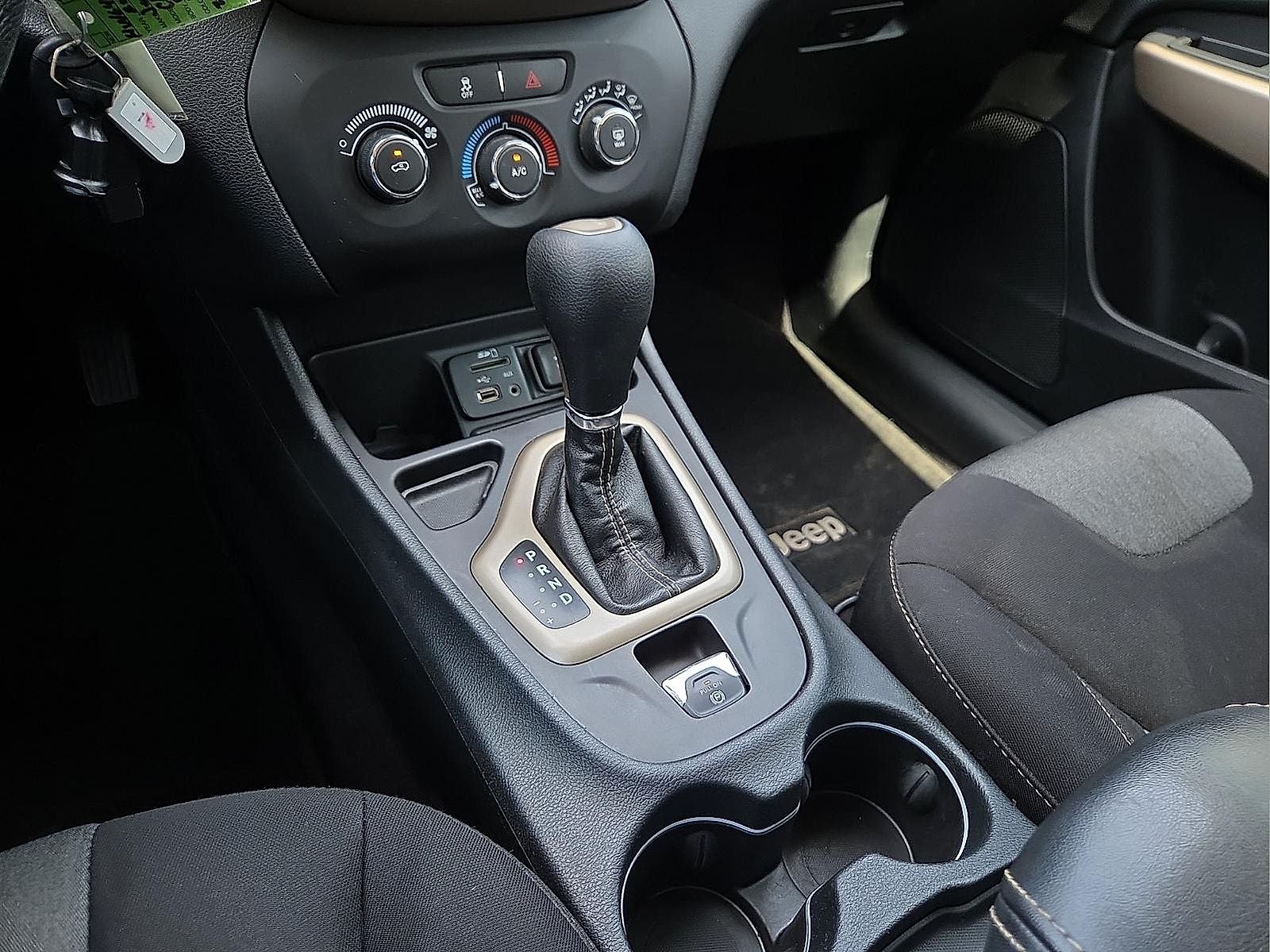 2017 Jeep Cherokee Sport