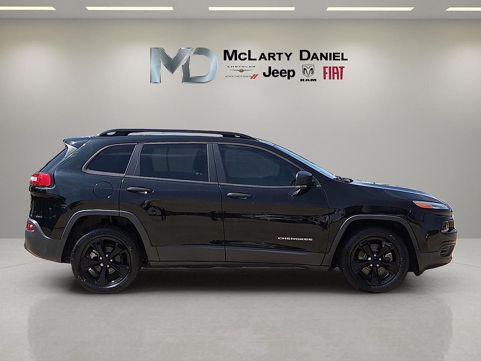 2017 Jeep Cherokee Sport