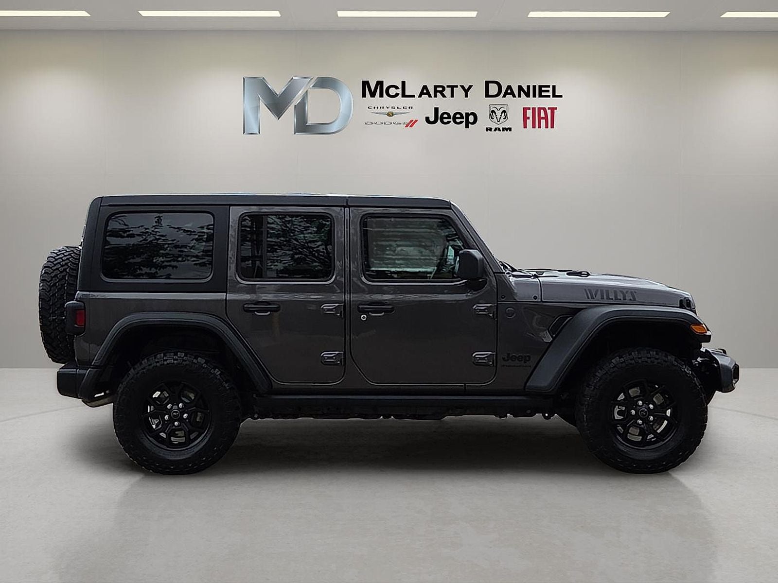 2025 Jeep Wrangler 4-Door Willys 4x4