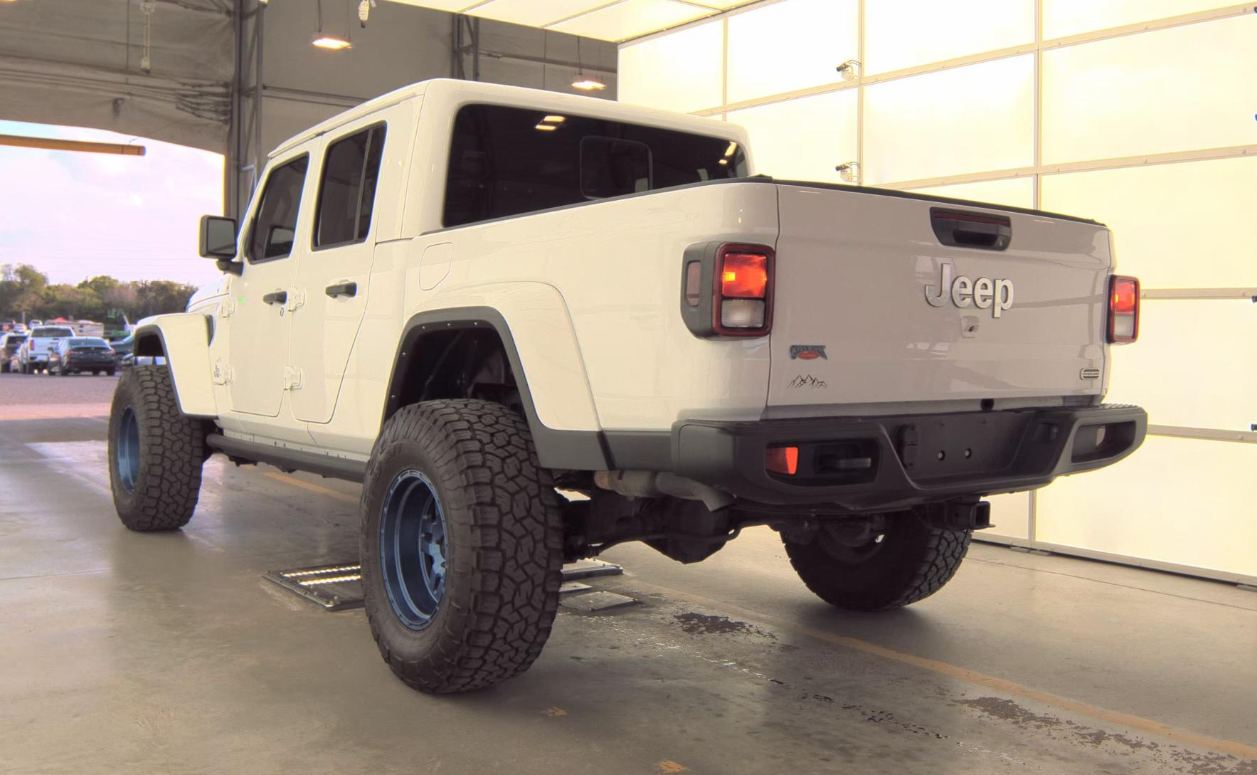 2022 Jeep Gladiator Overland 4x4