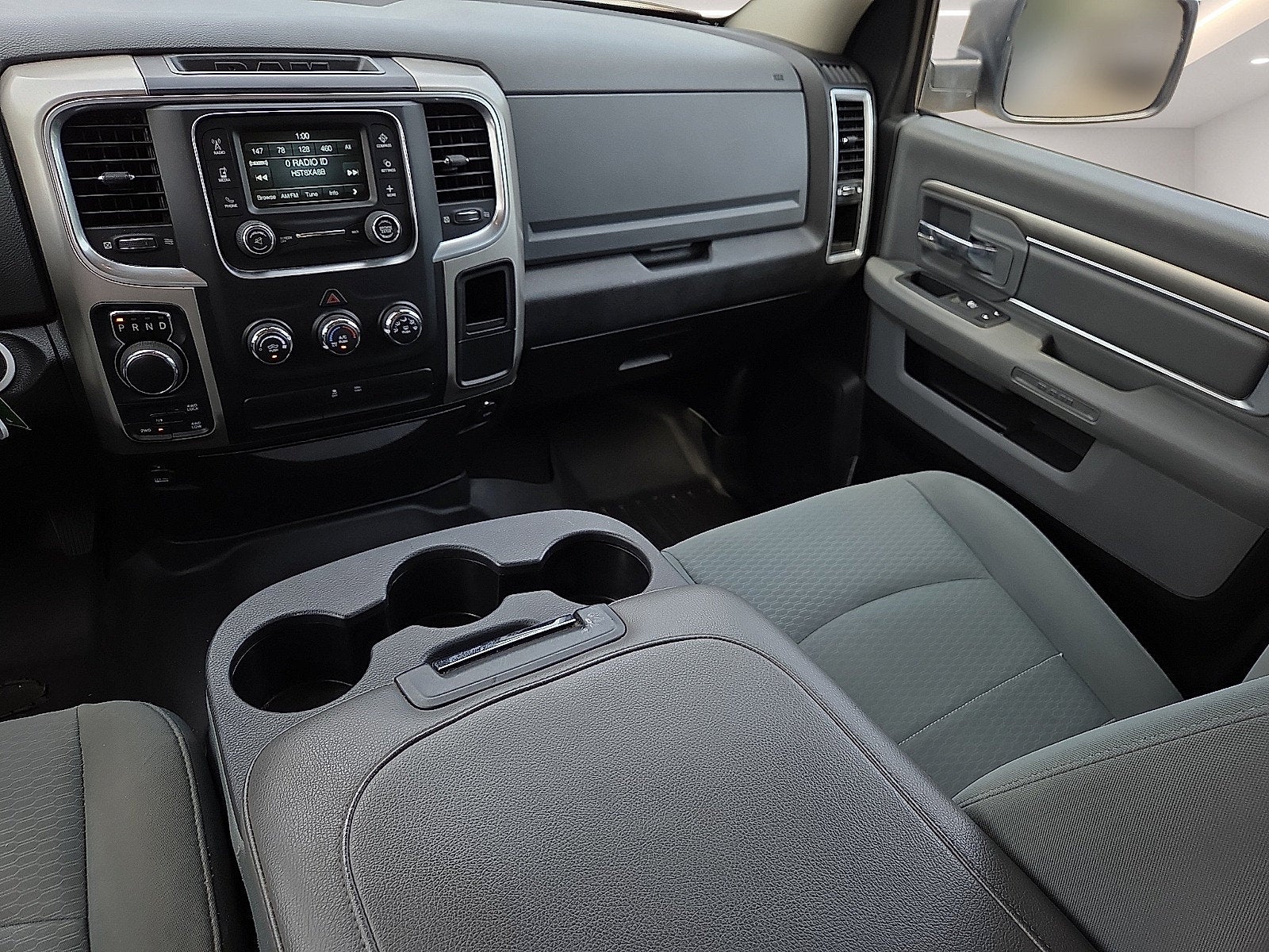 2020 RAM 1500 Classic SLT Crew Cab 4x4 6'4' Box