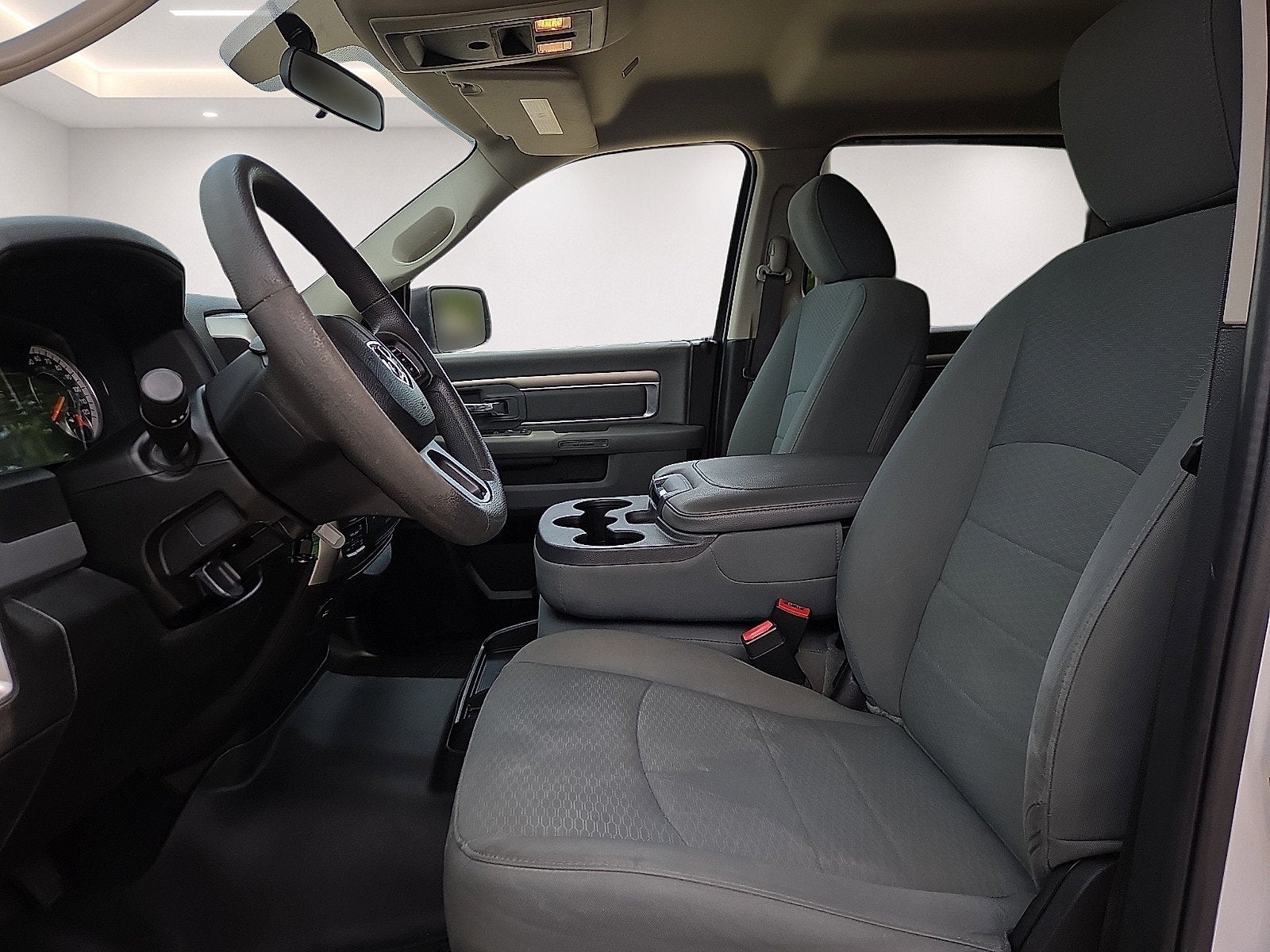 2020 RAM 1500 Classic SLT Crew Cab 4x4 6'4' Box