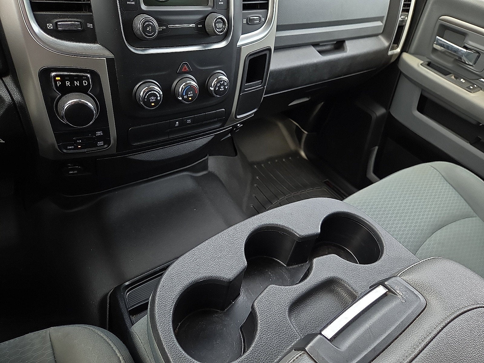 2020 RAM 1500 Classic SLT Crew Cab 4x4 6'4' Box