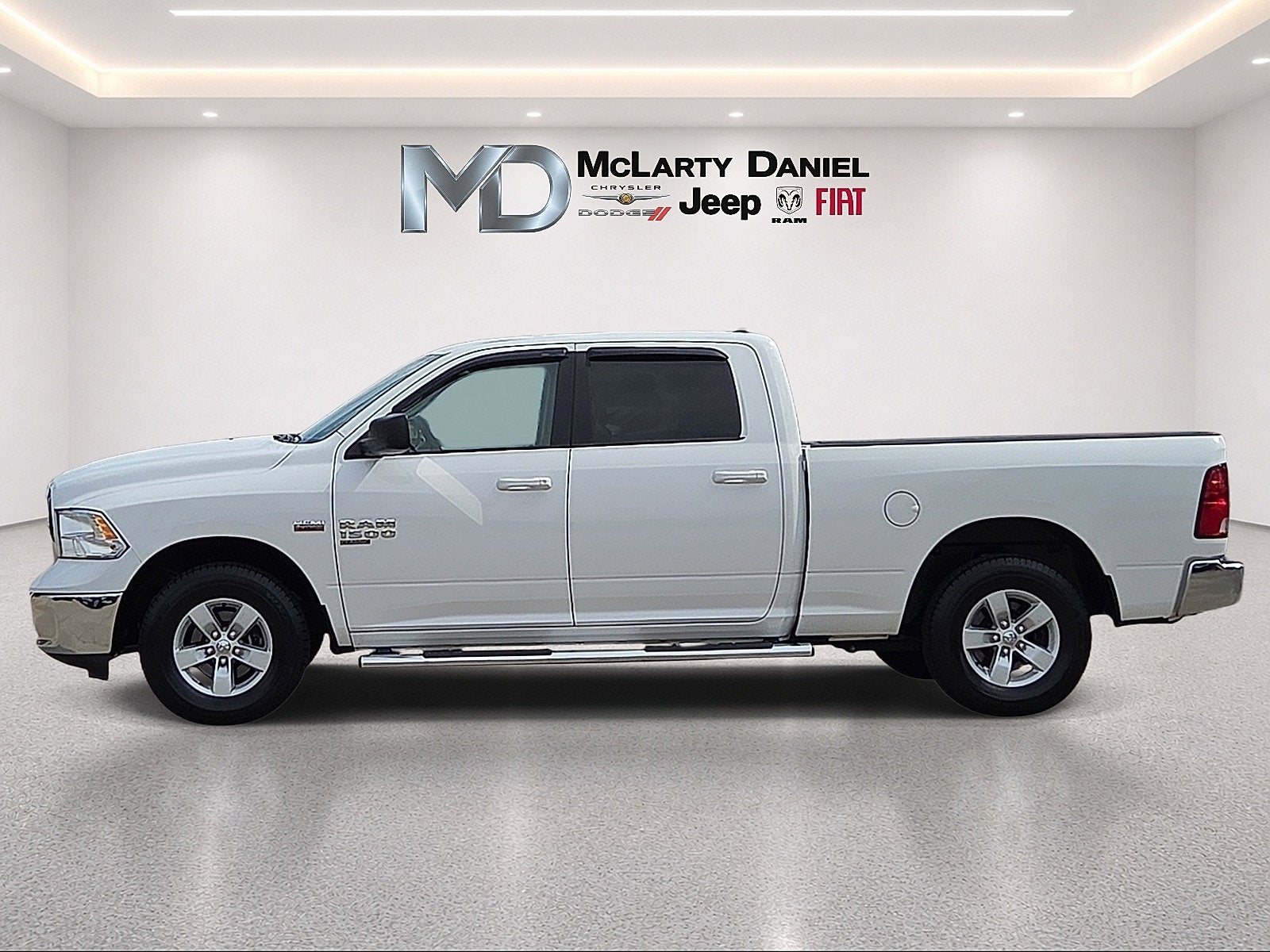 2020 RAM 1500 Classic SLT Crew Cab 4x4 6'4' Box