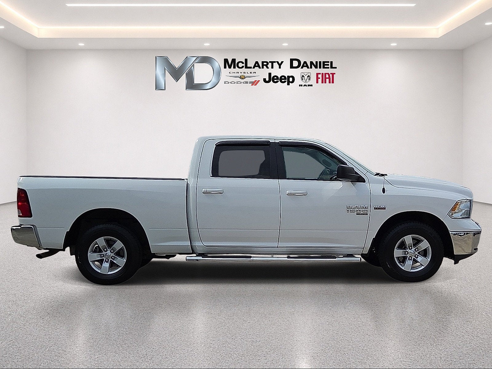 2020 RAM 1500 Classic SLT Crew Cab 4x4 6'4' Box
