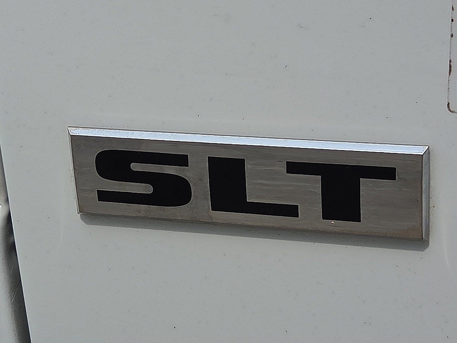 2020 RAM 1500 Classic SLT Crew Cab 4x4 6'4' Box