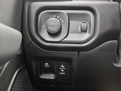 2021 RAM 1500 Big Horn Crew Cab 4x4 5'7' Box