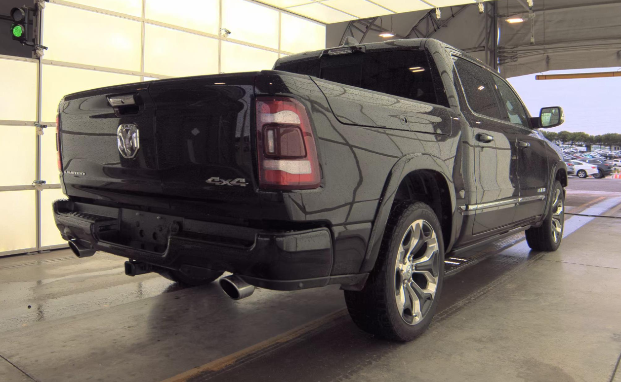 2021 RAM 1500 Limited Crew Cab 4x4 5'7' Box