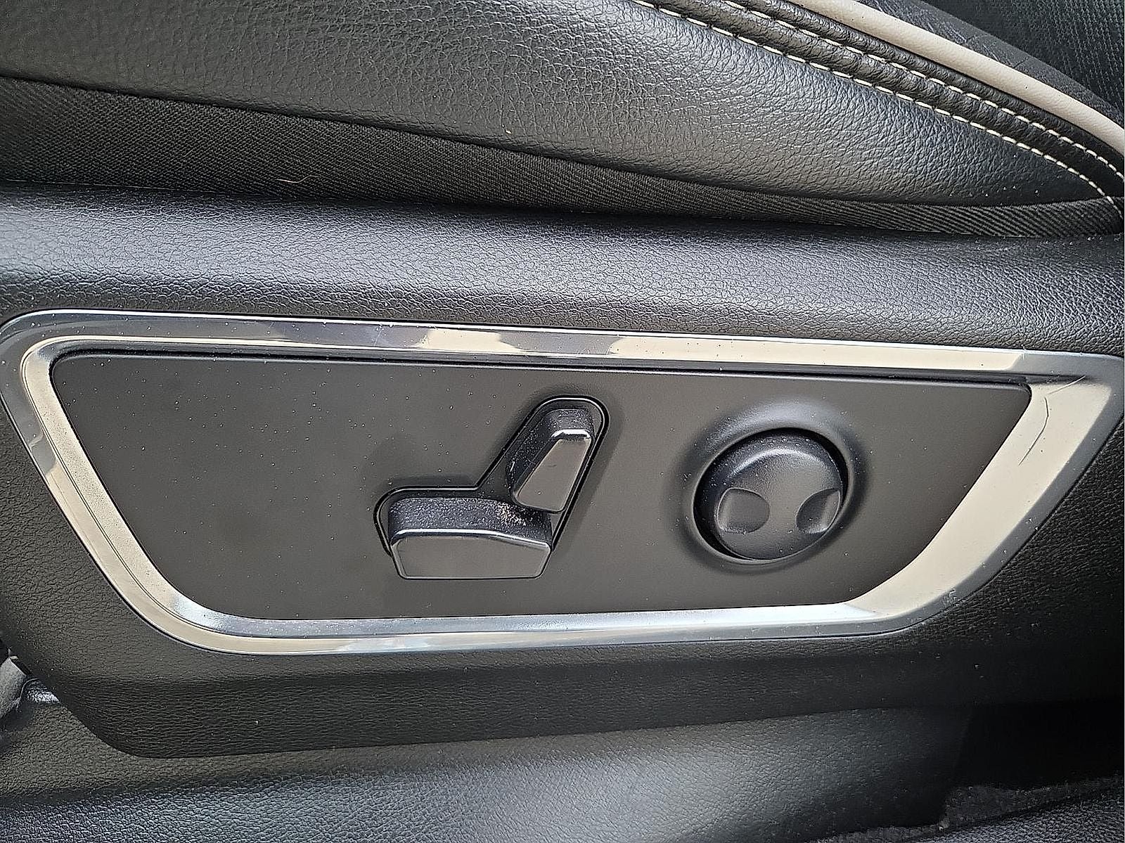 2025 RAM 1500 Laramie Crew Cab 4x4 5'7' Box