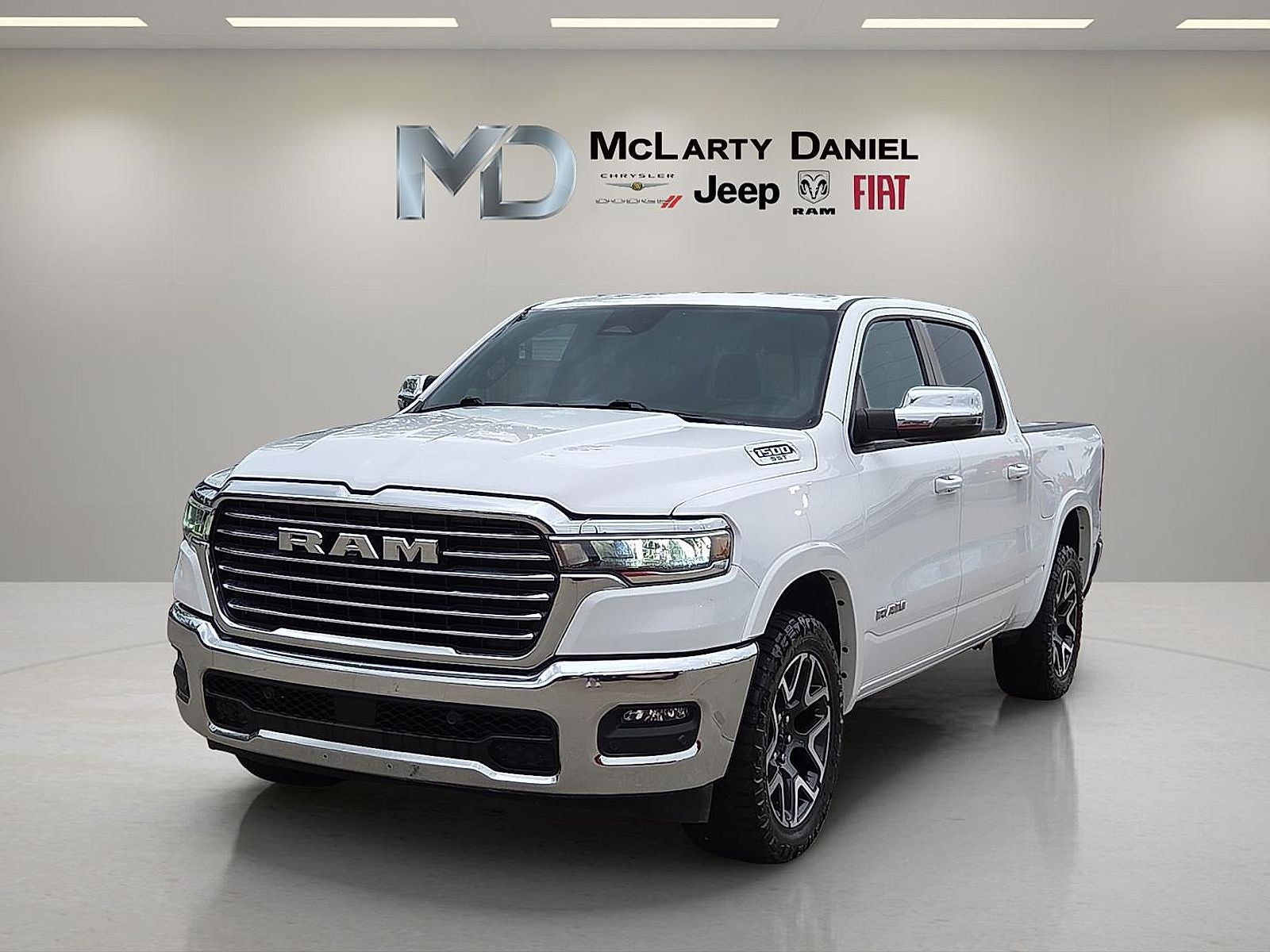 2025 RAM 1500 Laramie Crew Cab 4x4 5'7' Box