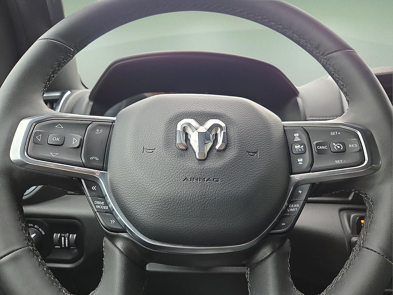 2025 RAM 1500 Laramie Crew Cab 4x4 5'7' Box