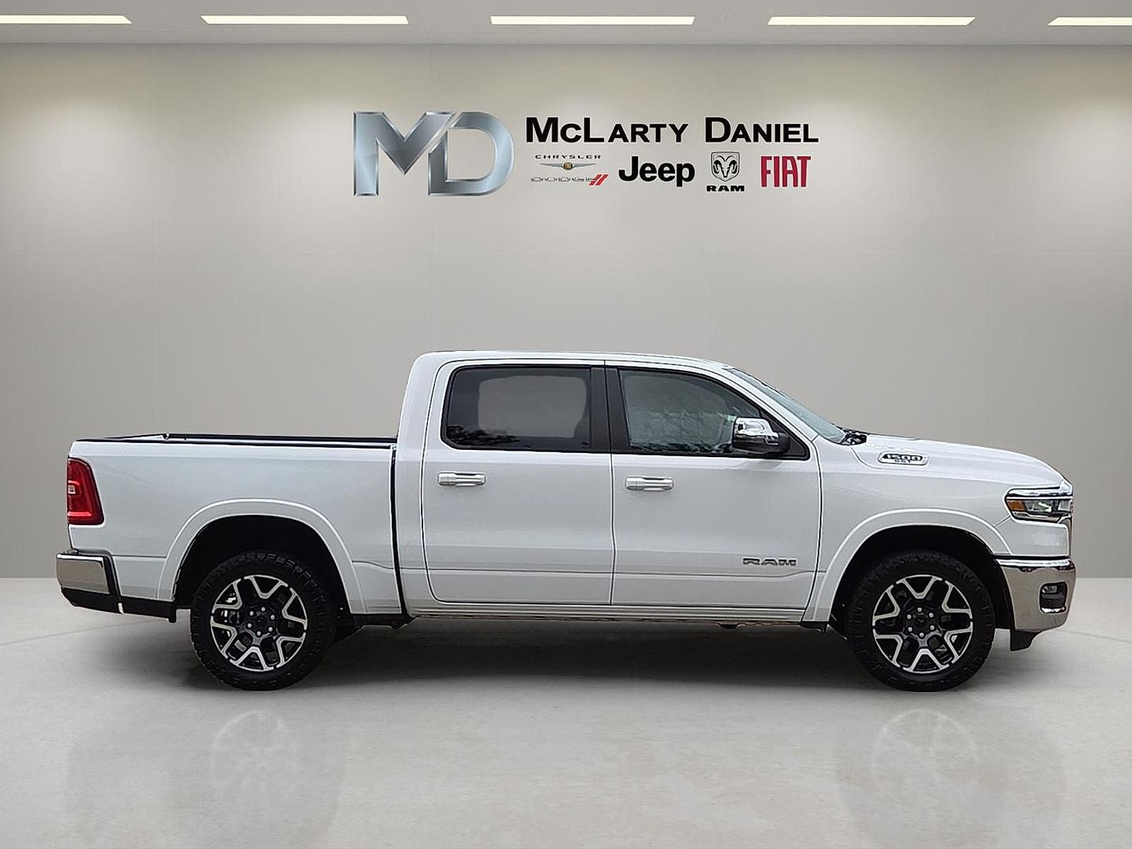 2025 RAM 1500 Laramie Crew Cab 4x4 5'7' Box