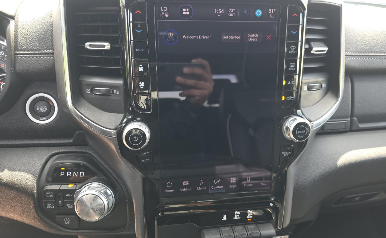 2025 RAM 1500 Laramie Crew Cab 4x4 5'7' Box