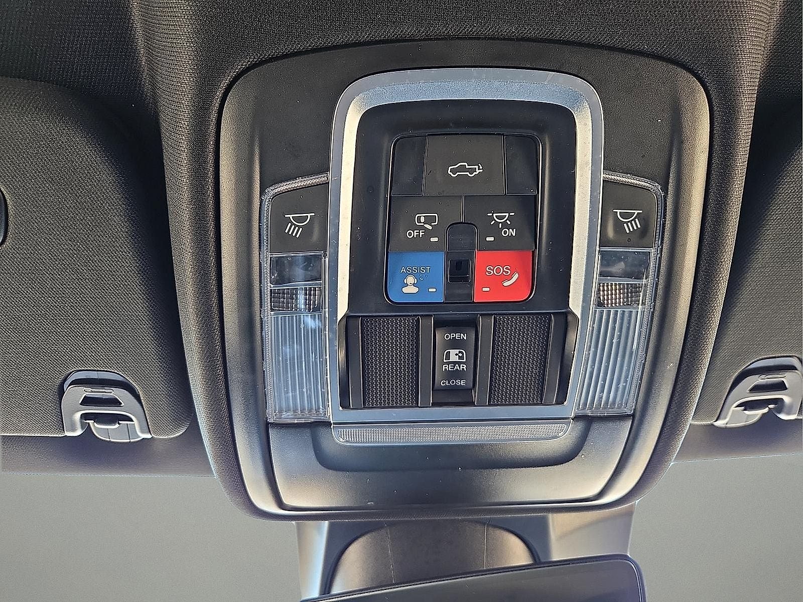 2023 RAM 1500 Laramie Crew Cab 4x4 5'7' Box
