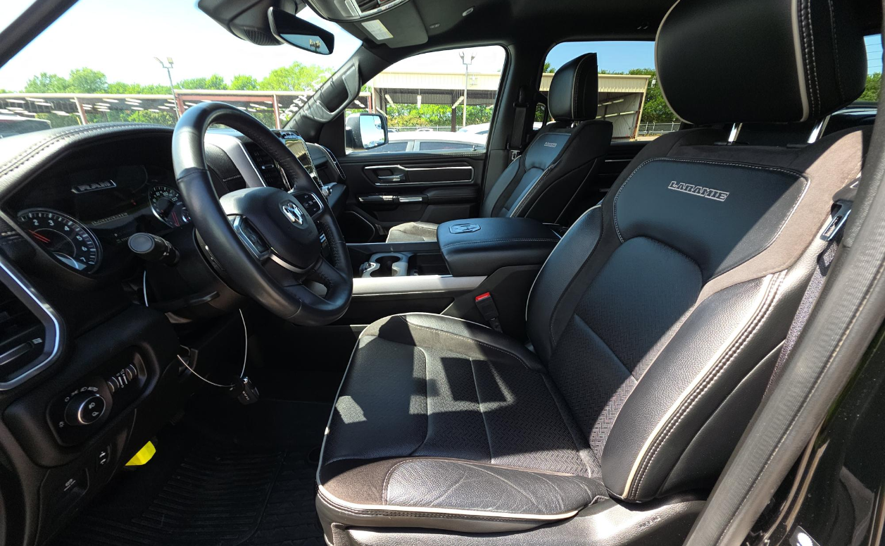 2023 RAM 1500 Laramie Crew Cab 4x4 5'7' Box