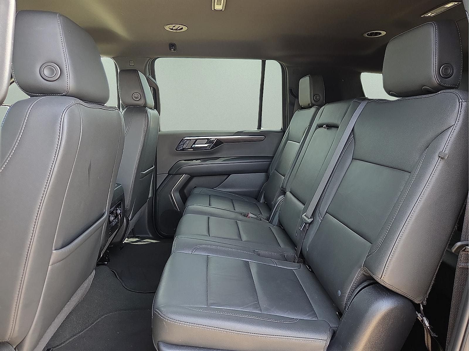 2025 Chevrolet Suburban 2WD LT