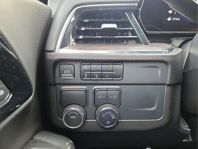 2025 Chevrolet Suburban 2WD LT