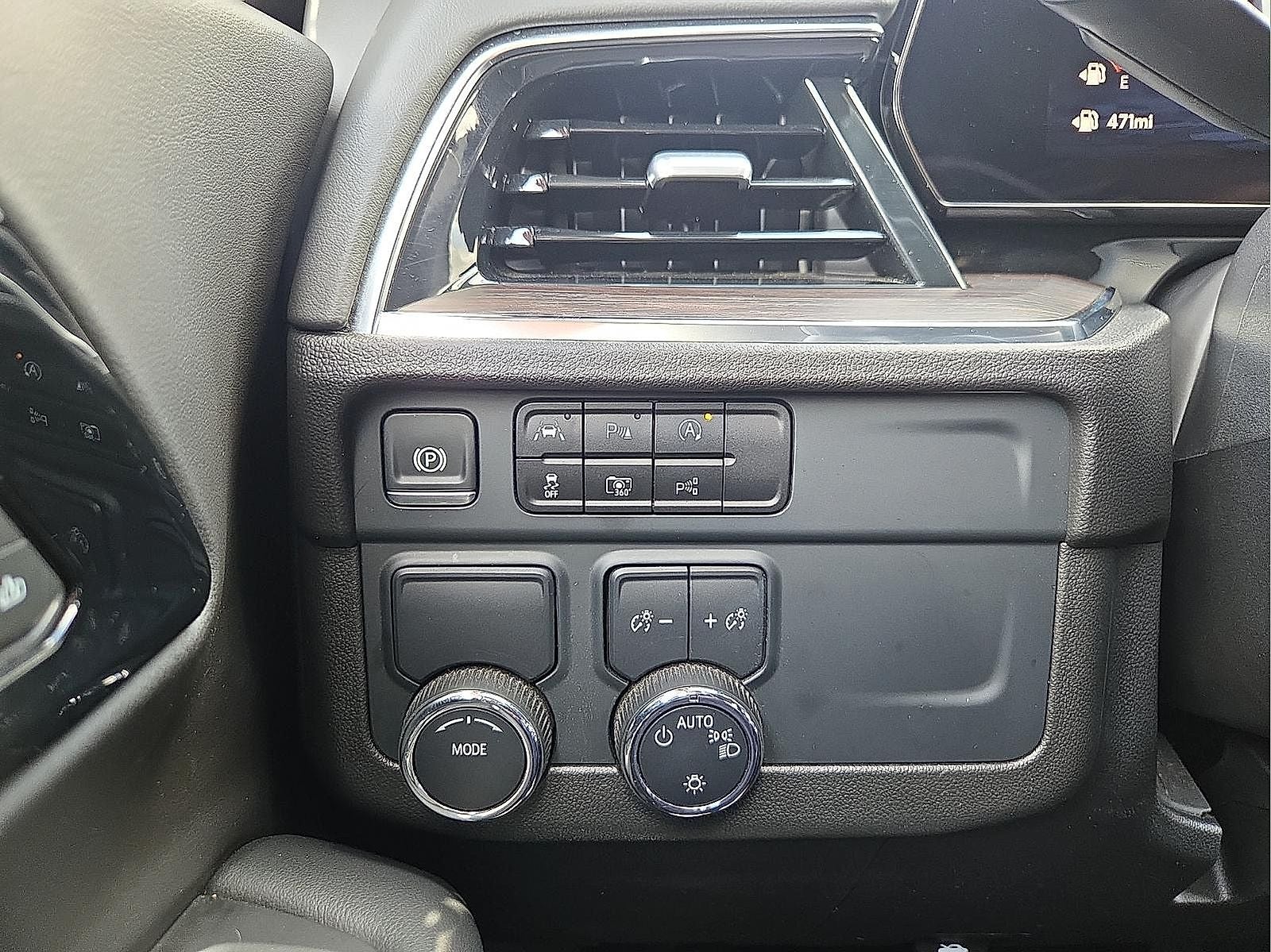 2025 Chevrolet Suburban 2WD LT