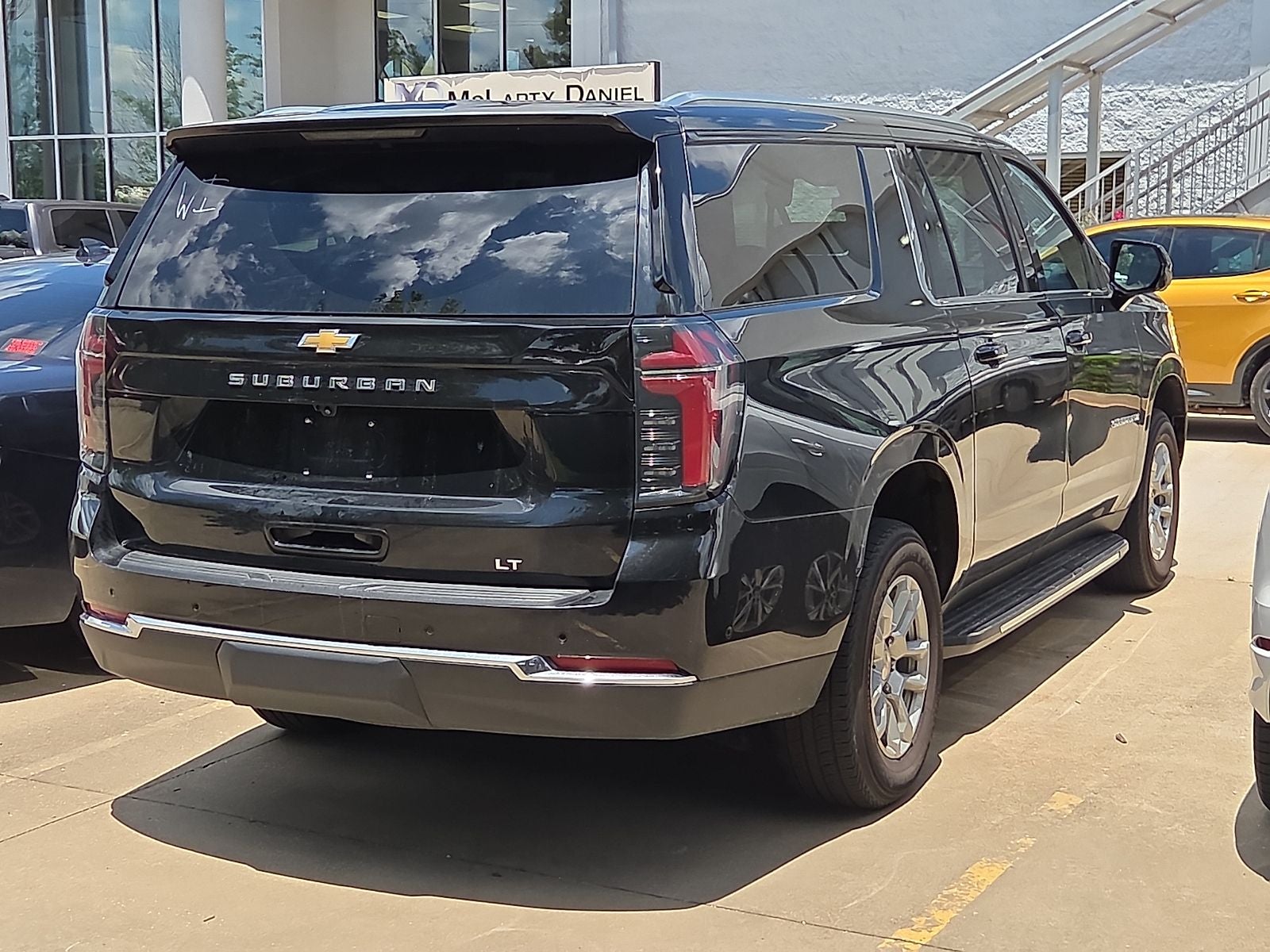 2025 Chevrolet Suburban 2WD LT