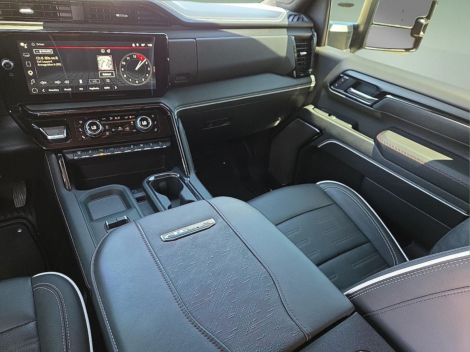 2025 GMC Sierra 2500HD 4WD Crew Cab Standard Bed AT4X