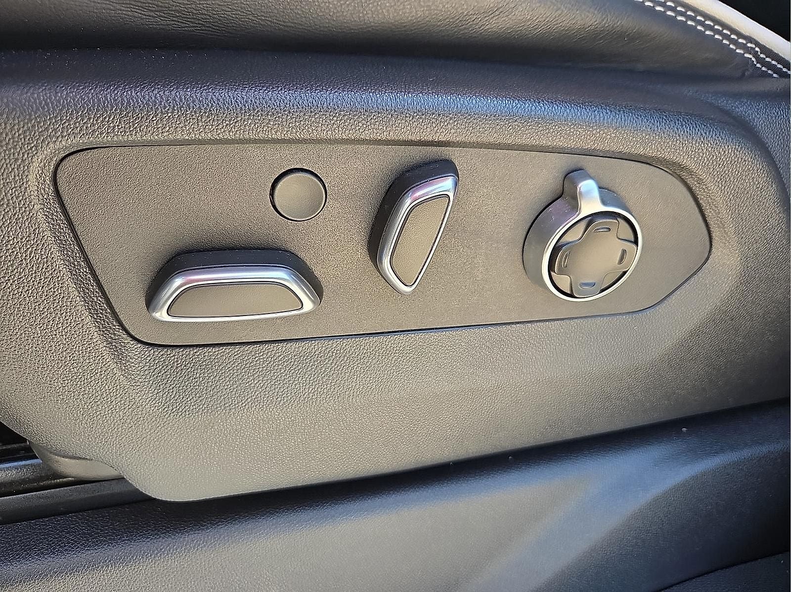 2025 GMC Sierra 2500HD 4WD Crew Cab Standard Bed AT4X