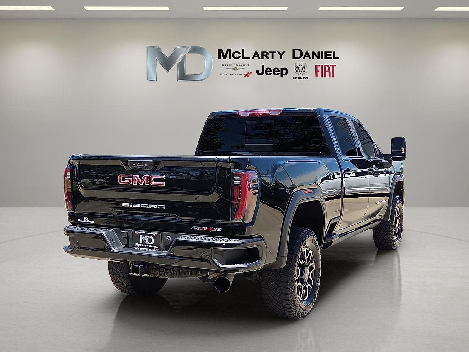 2025 GMC Sierra 2500HD 4WD Crew Cab Standard Bed AT4X