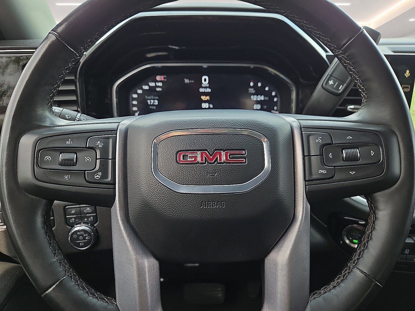 2025 GMC Sierra 1500 4WD Crew Cab Short Box SLT