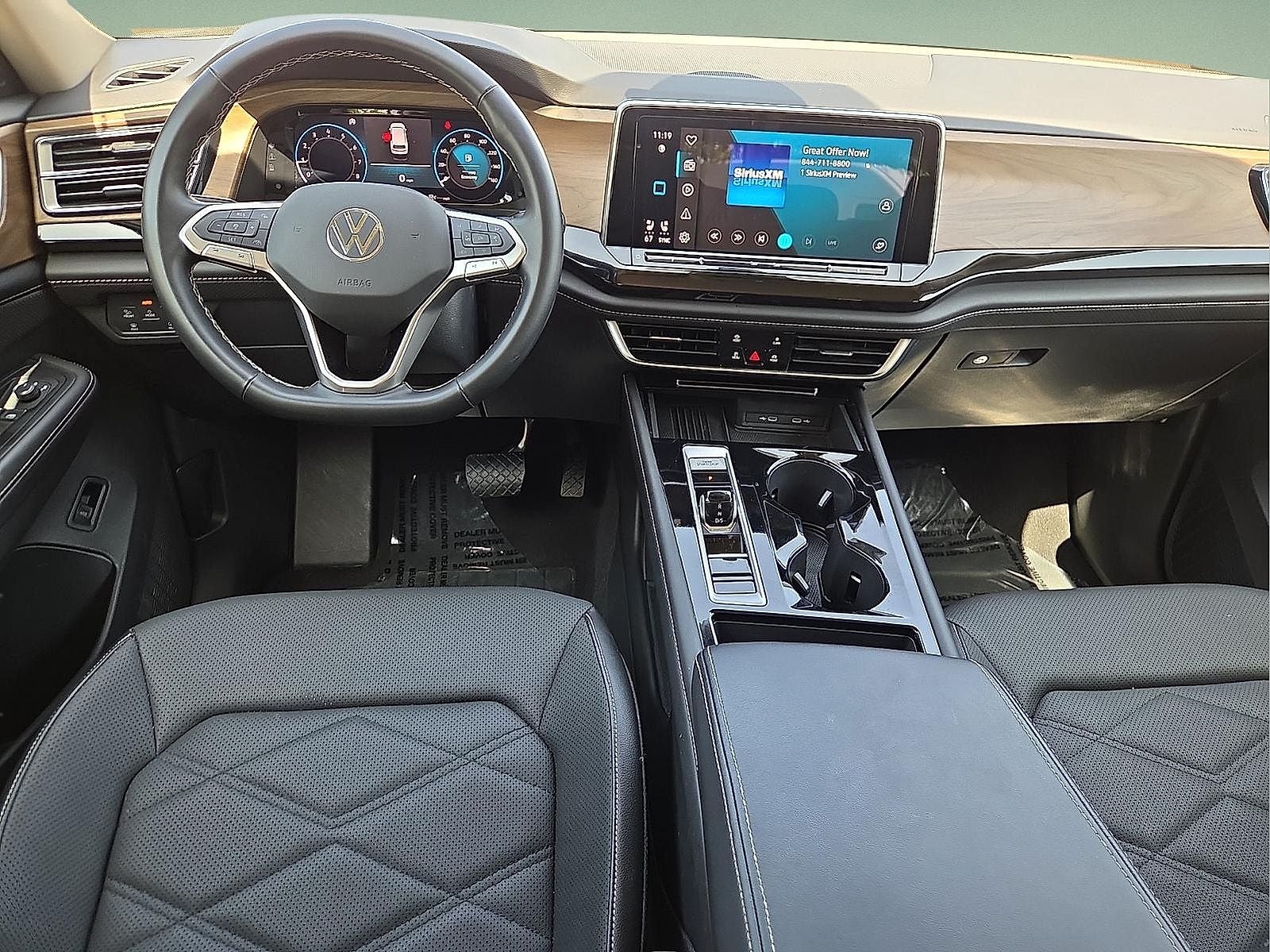 2025 Volkswagen Atlas 2.0T SE w/Technology