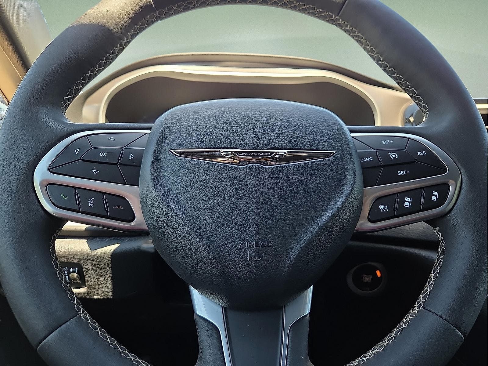 2025 Chrysler Pacifica Select