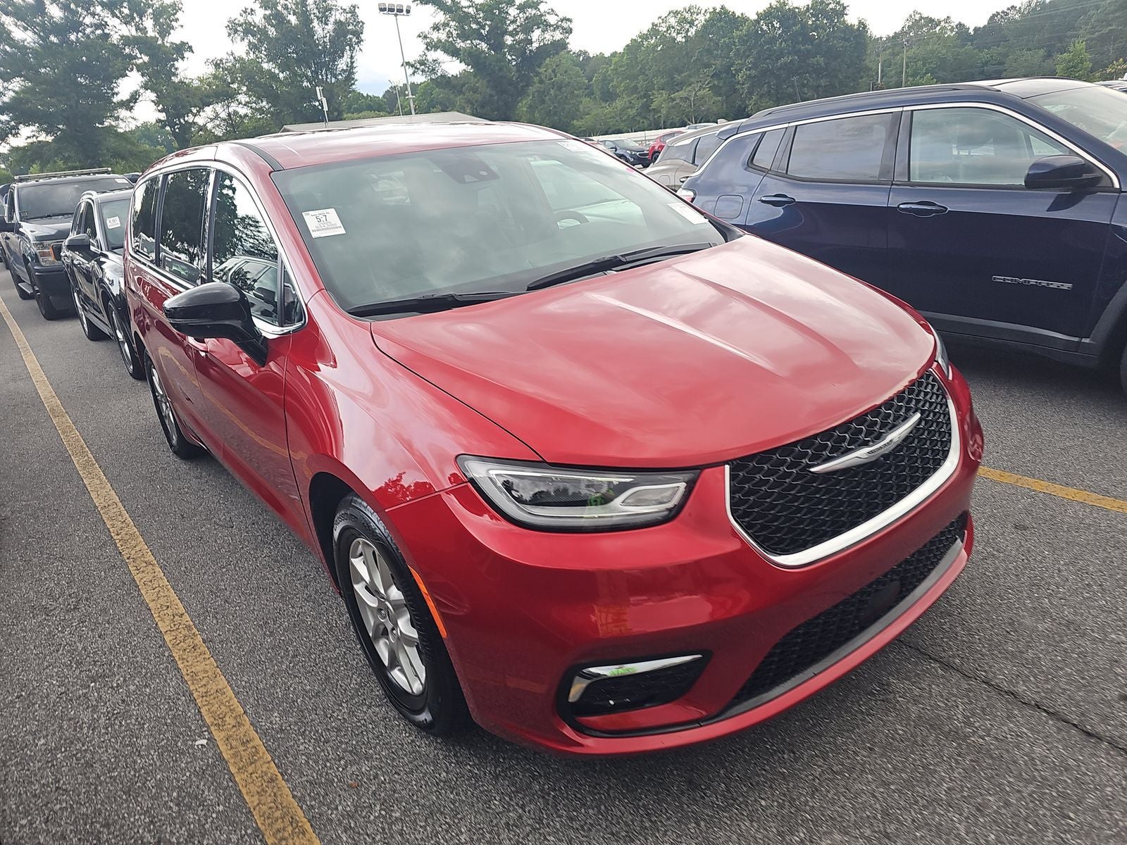 2025 Chrysler Pacifica Select