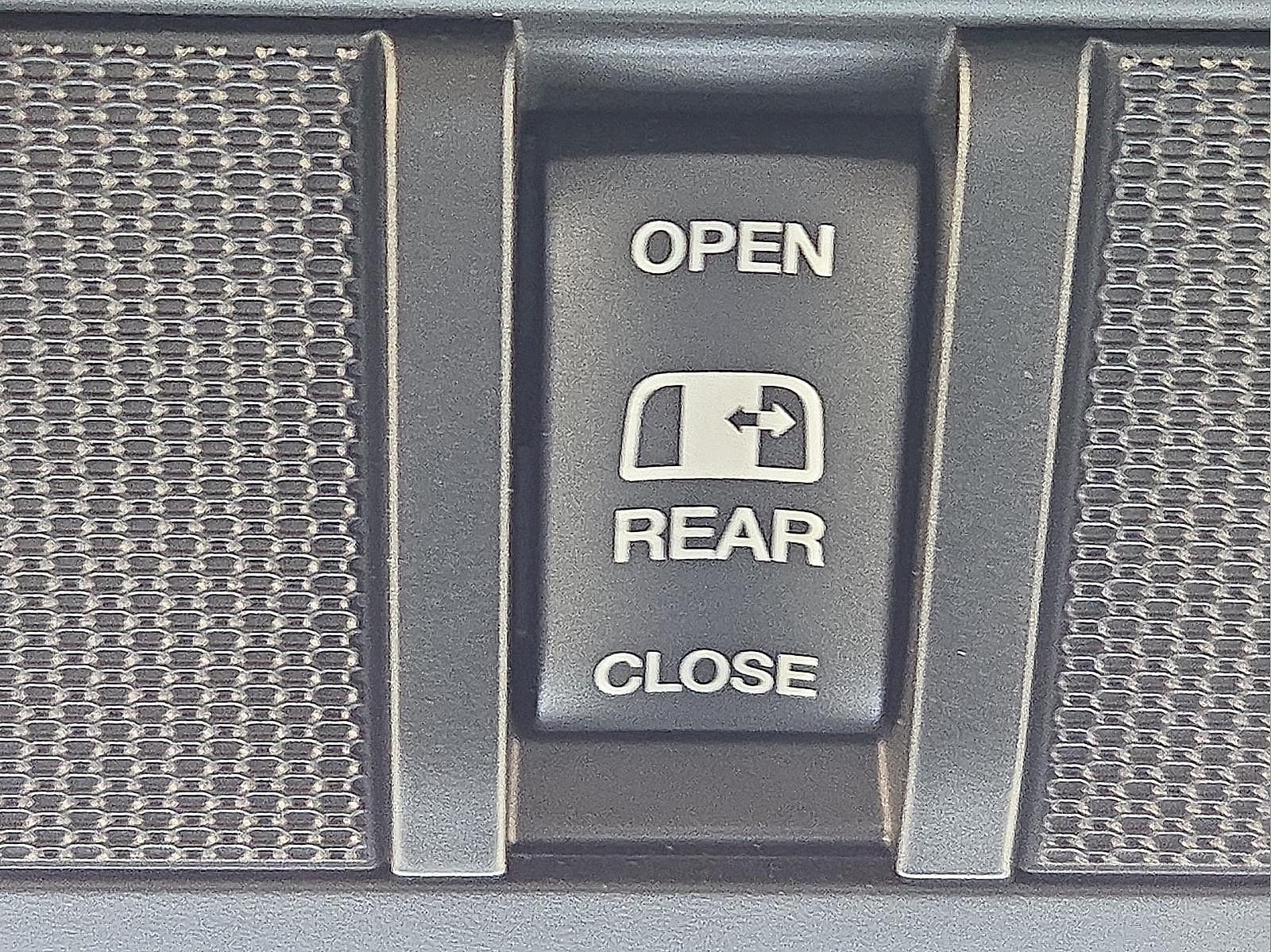 2024 RAM 3500 Tradesman Crew Cab 4x4 6'4' Box