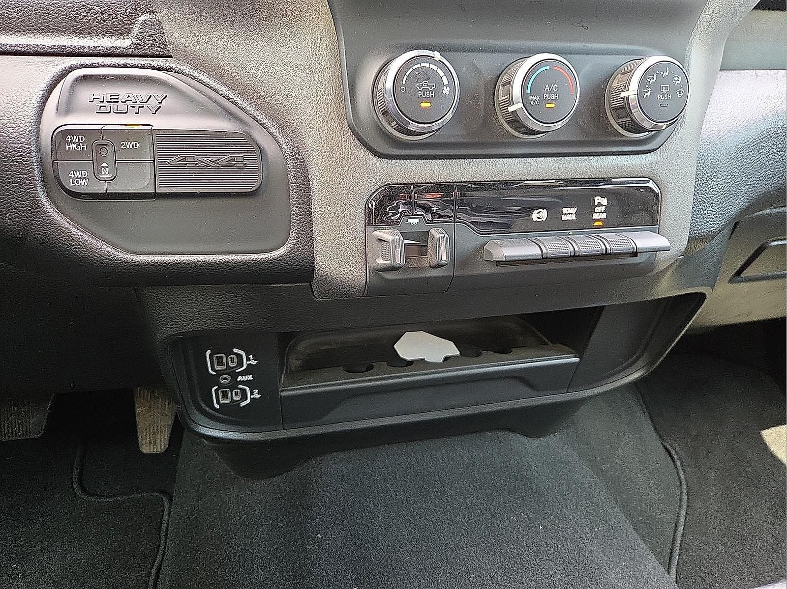 2024 RAM 3500 Tradesman Crew Cab 4x4 6'4' Box