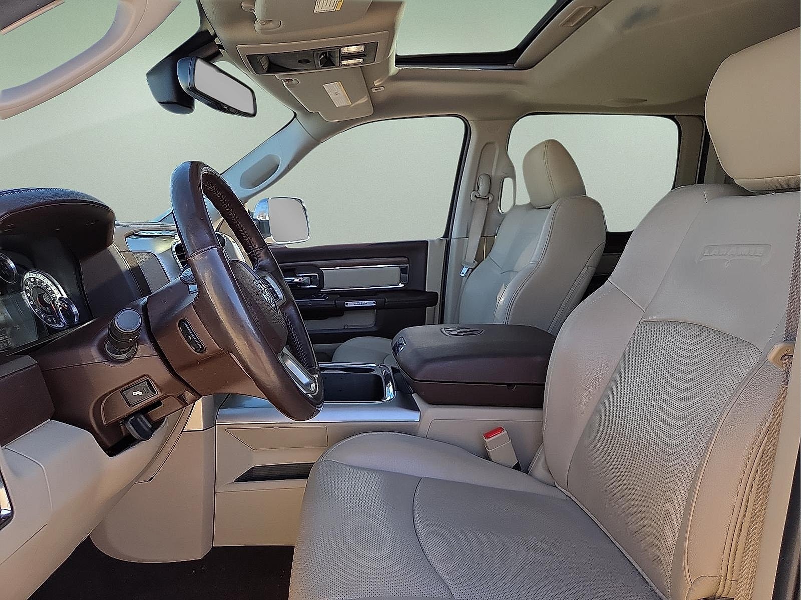 2017 RAM 3500 Laramie Mega Cab 4x4 6'4' Box