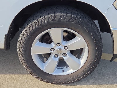 2022 RAM 1500 Classic Tradesman Crew Cab 4x4 5'7' Box