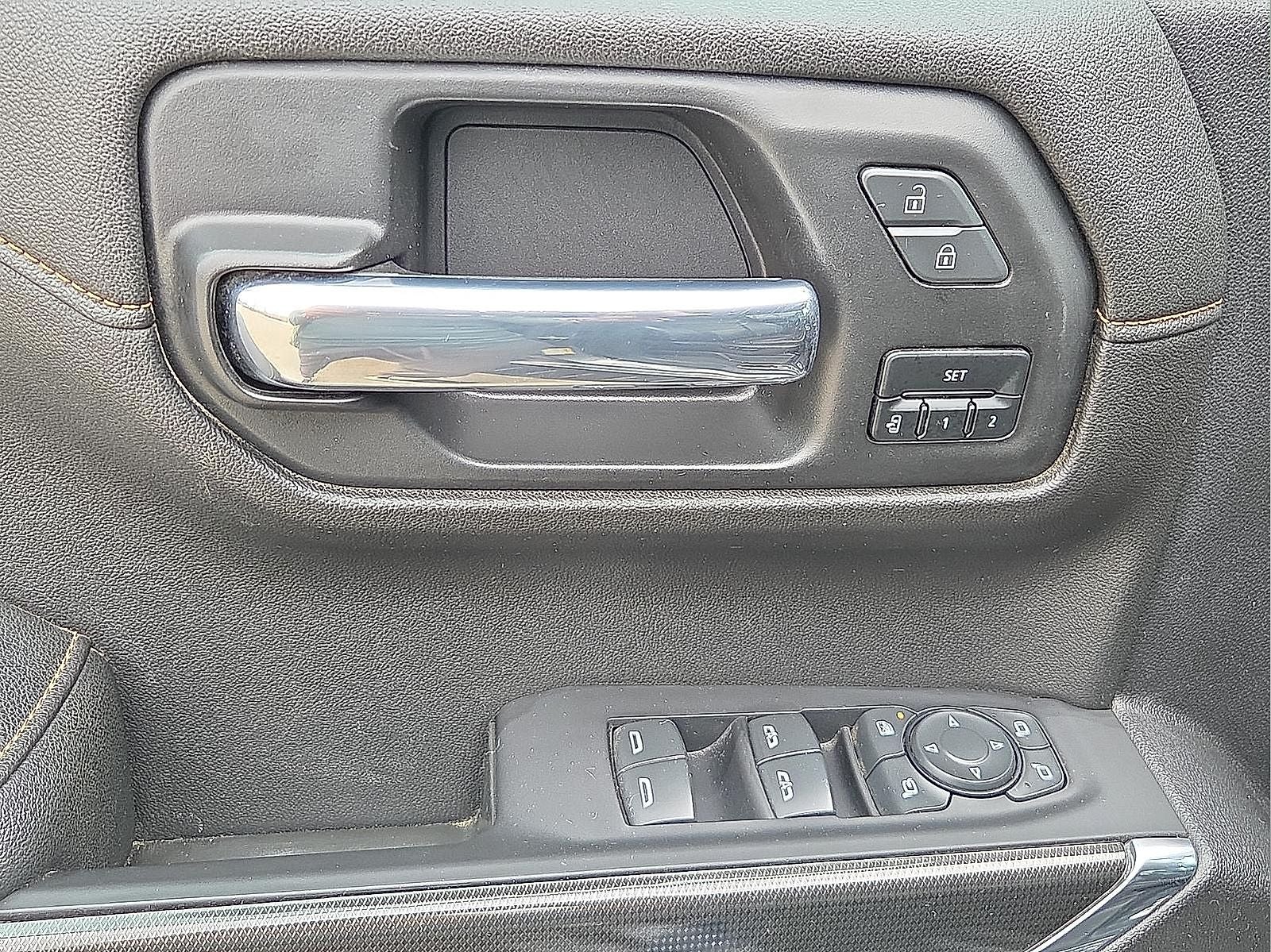 2022 GMC Sierra 1500 Limited 4WD Crew Cab Short Box AT4