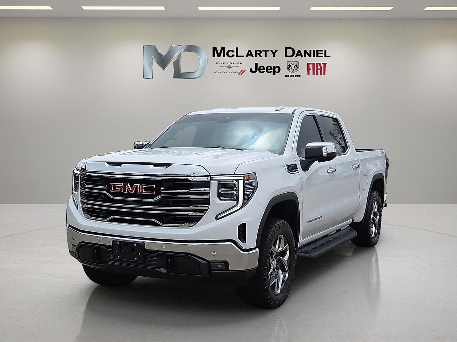 2024 GMC Sierra 1500 4WD Crew Cab Short Box SLT